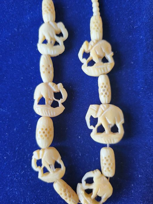 Огърлици от кехлибар, гривна, огърлици перли, обеци...