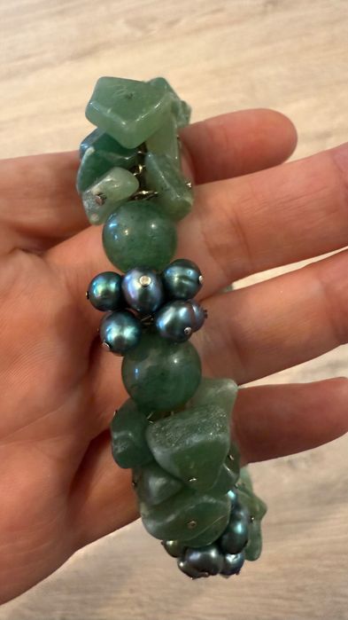 Колие от естествени камъни