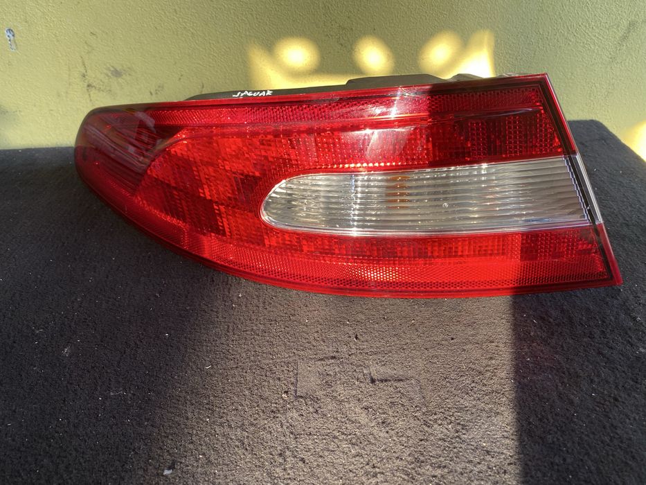 Stop Stanga Jaguar XF An 2008/2014 Pret 400 lei