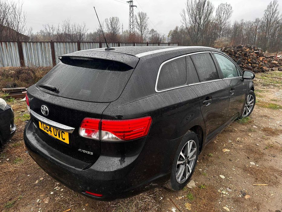 На части: Toyota Avensis 2.0 D-4D T27, 2014 г.