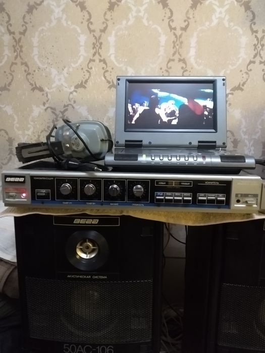 Колонки. Усилитель Вега. Приставка SONY-TX313. МП3. DVD. Наушники.