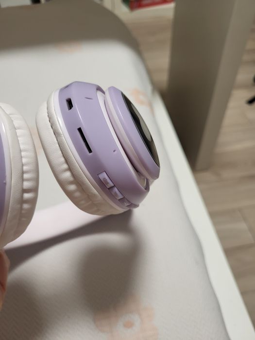 Светещи Bluetooth слушалки