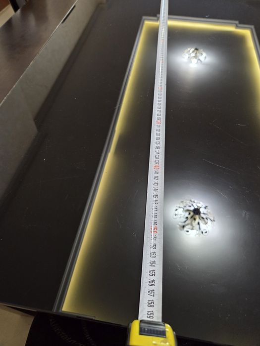 Трапезнаа разтегателна маса с 6 стола к-т