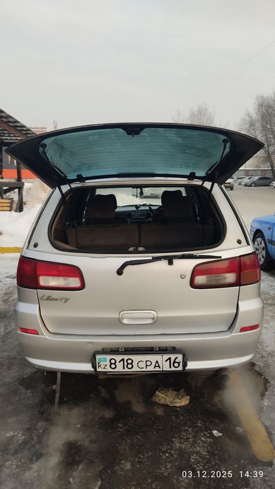 Nissan Prairie Liberty