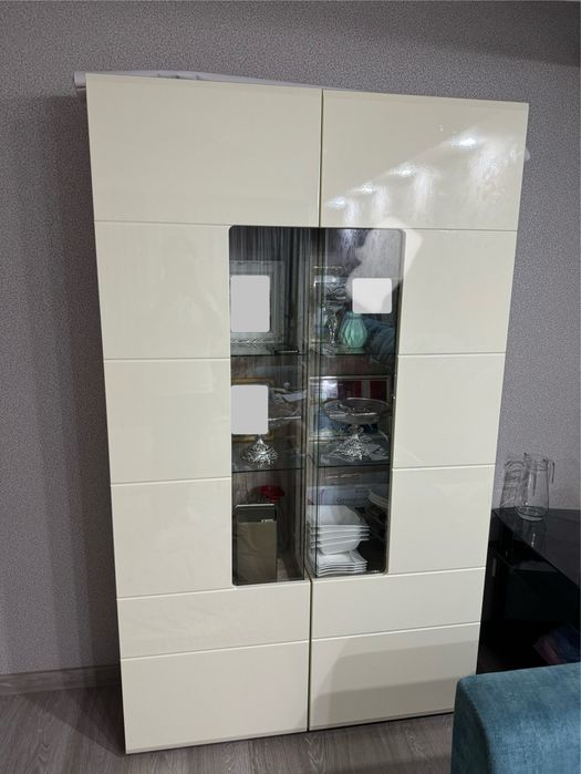 Продам Сервант мебель Стенка