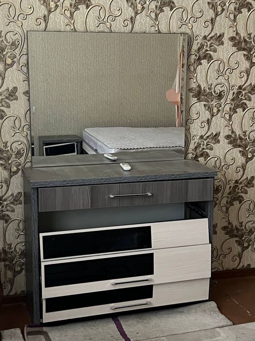 Spalniy mebel holati yaxshi