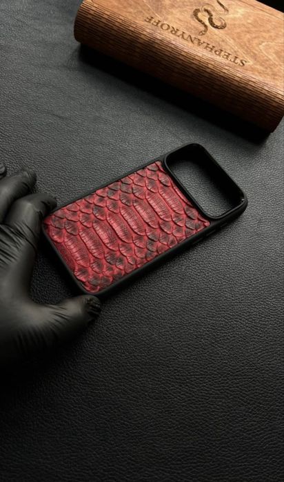 Чехол из натуральной кожи питона