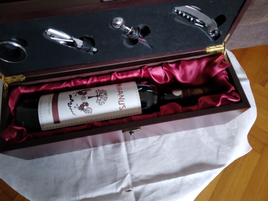 Cutie cu o prezentare deosebita