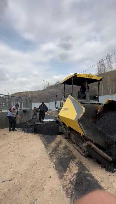 Аренда асфальтоукладчика, асфальтоукладчик