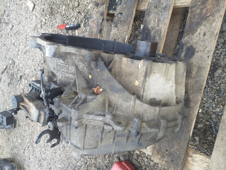 Dezmembrez land rover tiguna Cutie viteza manuala freelander 2 2.2 200