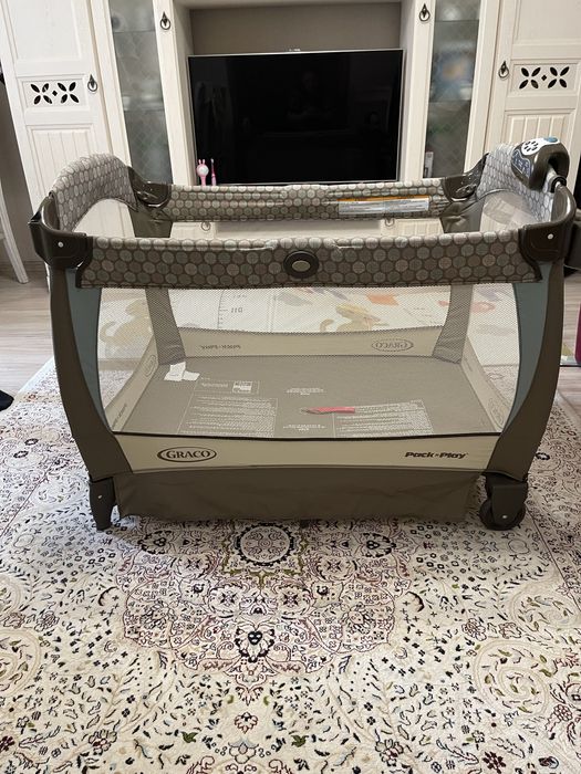 Продаю кроватку-манеж Graco.