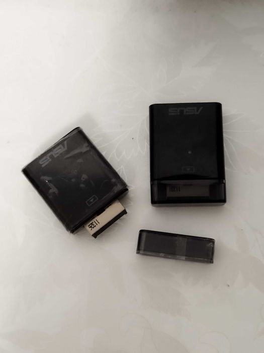 ASUS conectori TV, bloc charger