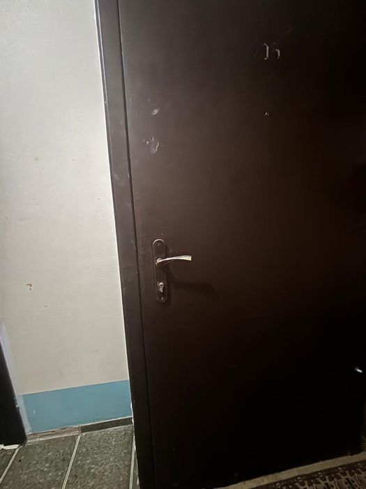 Продам дверь б/у