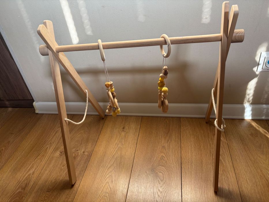 Мобиль-стойка Монтессори деревянный