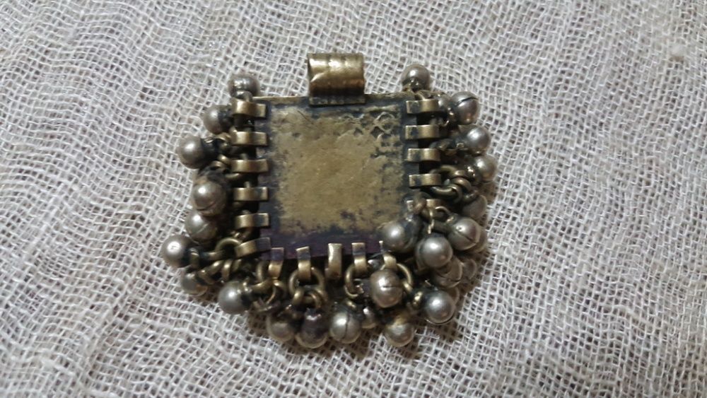 Старинен  изящен накит