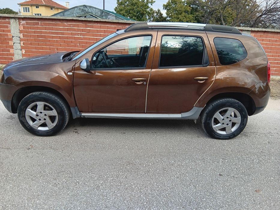 Продавам Dacia Duster 1.6i GAZ