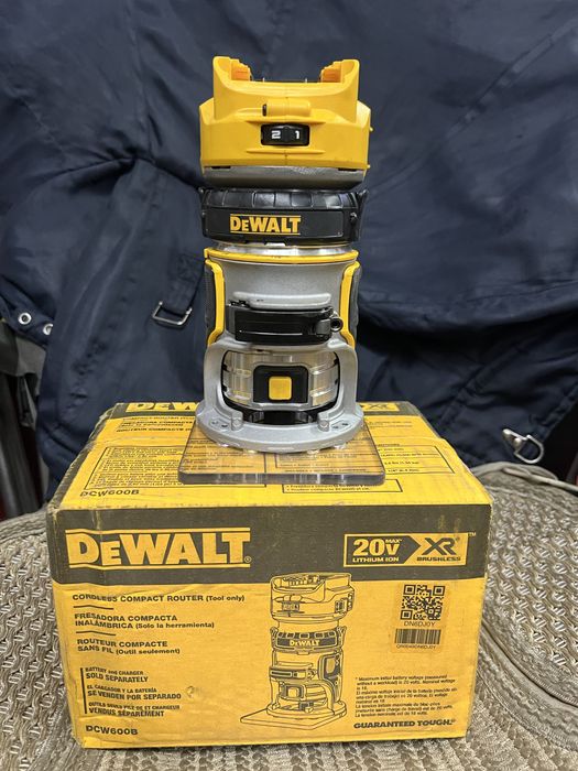 Dewalt фрейзер с зажимами