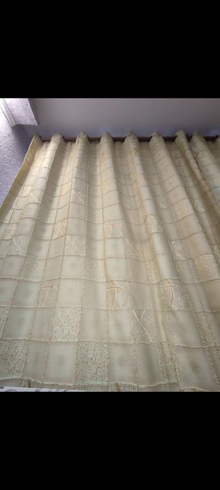 Продаю красивые шторы с люверсами.