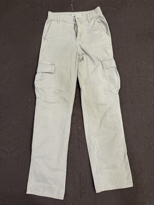 Бежов карго панталон (Pull&Bear)