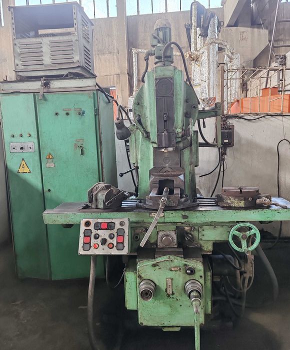 Вертикально фрезерный станок 6Т20Ф.