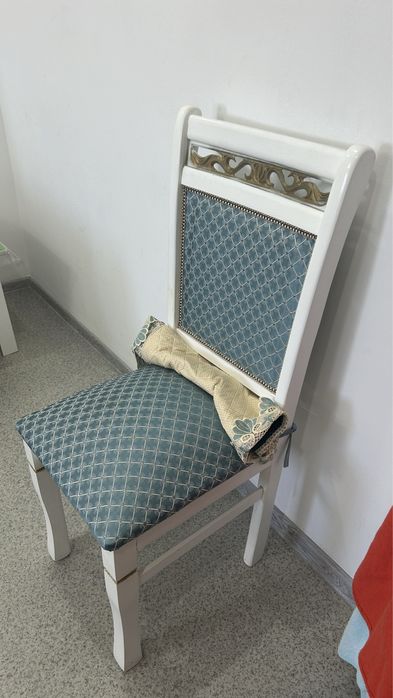 Продаются стулья в отличном состояний