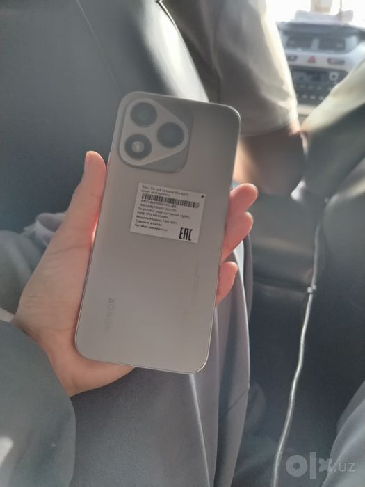 Honor 400Lite  sotiladi
