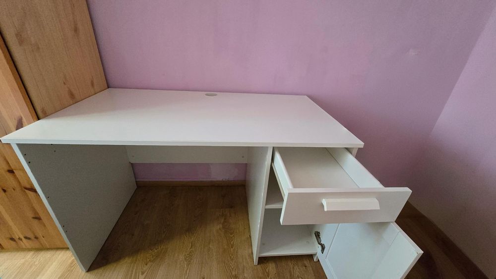 Birou alb modern cu sertar și dulăpior