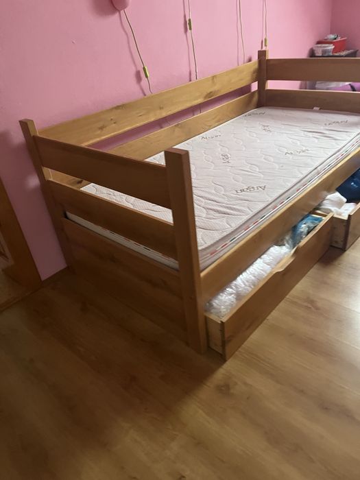 Pat lemn stejar 90x190 cu sertare