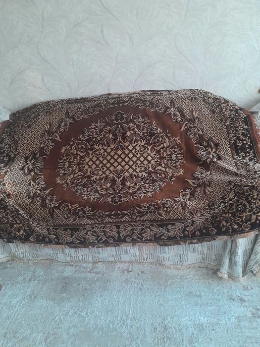 Подам Дивандег. В 2х расцветках