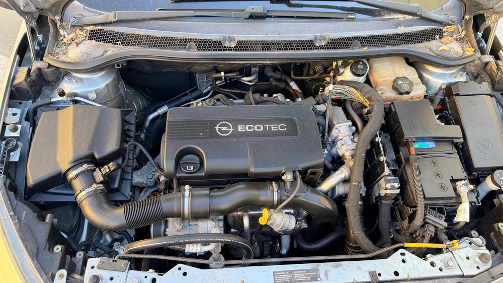 Opel astra J fabricatie iulie 2010 ITP valabil inmatriculata RO