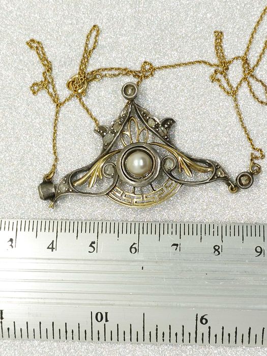 Pandantiv Art Deco cu aur 9K, perlă naturală și diamante rose cut