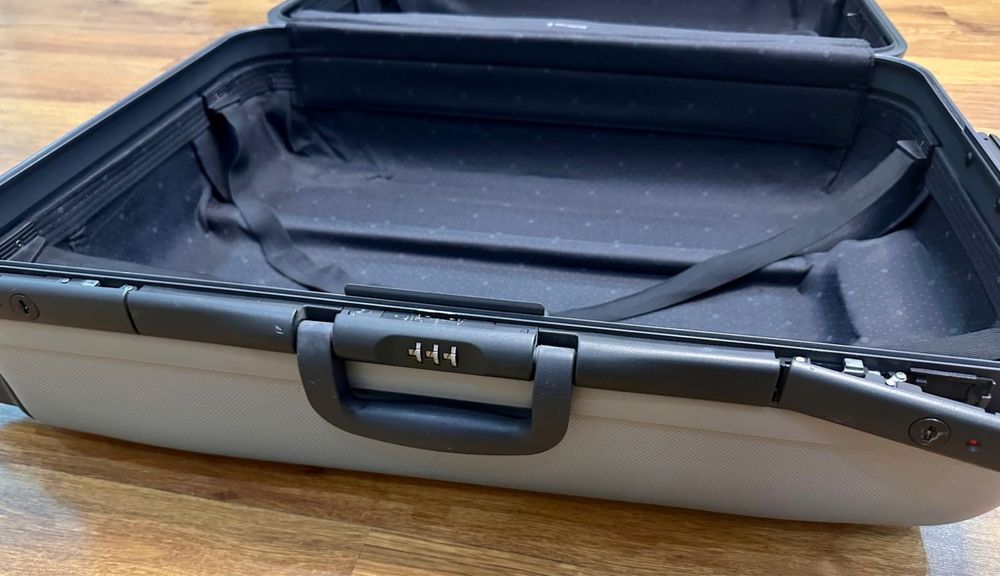 Дорожный чемодан Samsonite