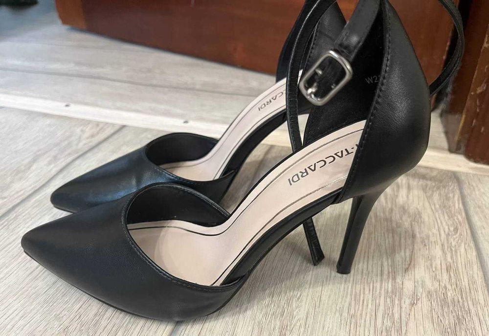 Продам женские туфли 35р
