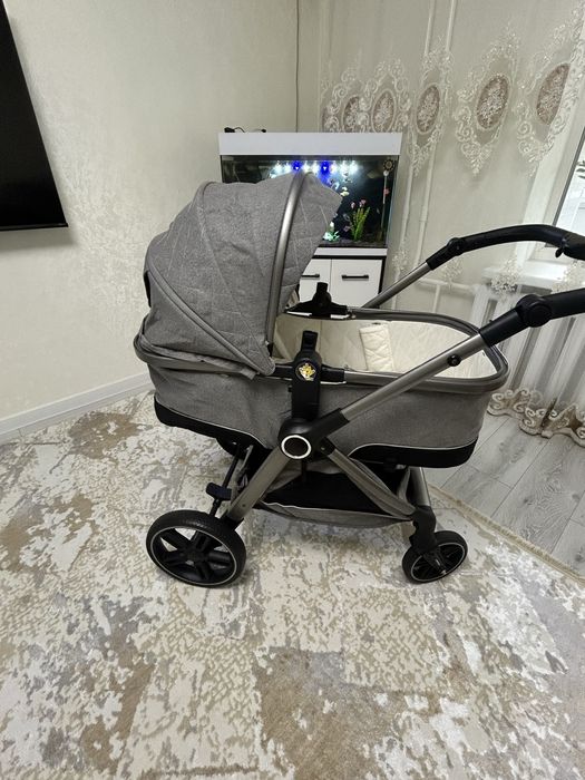 Продам новую детскую коляску