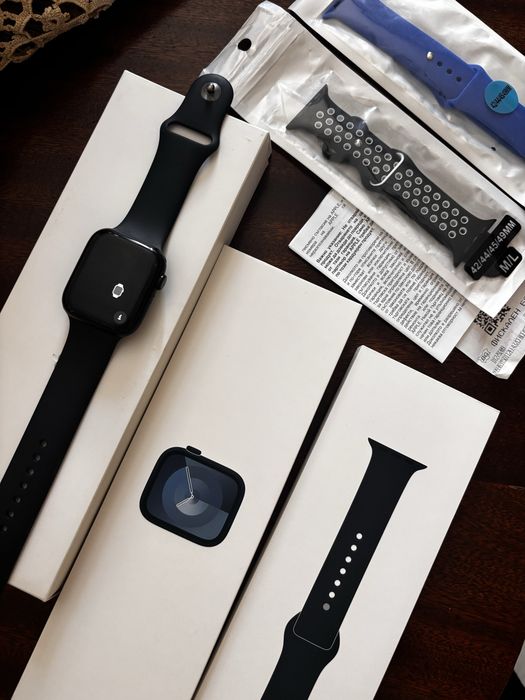 Apple iWatch S9 45 mm с оригинална каишка