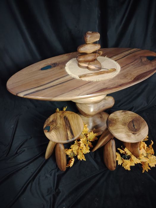 Masuta my STONES din lemn de nuc lucrata manual
