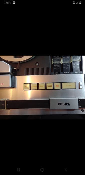 Magnetofon Philips N4418 stereo cu amplificare și difuzoare.