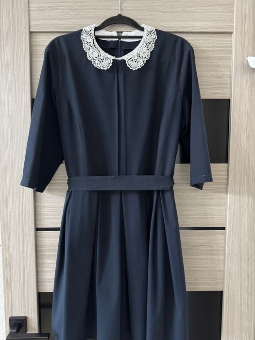 Продам школьное платье