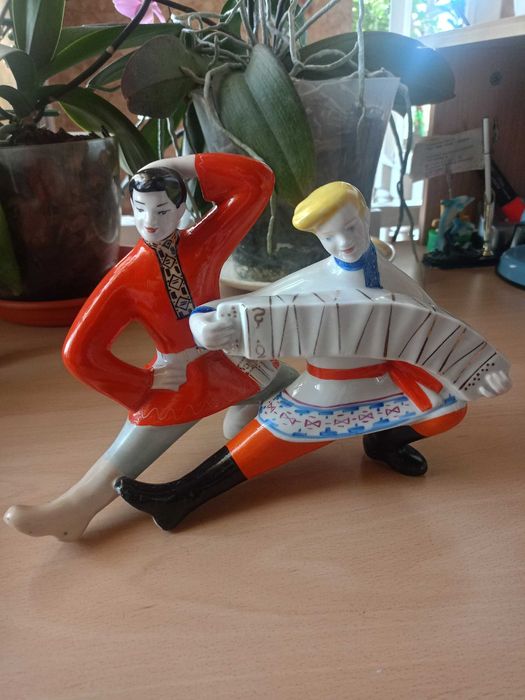 Статуэтка. Форфор СССР. "Русский перепляс" 1950-70г