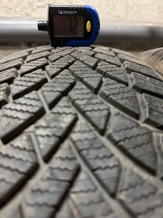 215/60/17 4 броя зимни гуми Bridgestone DOT 23