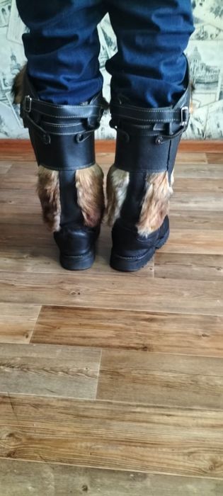 Продается зимние унты