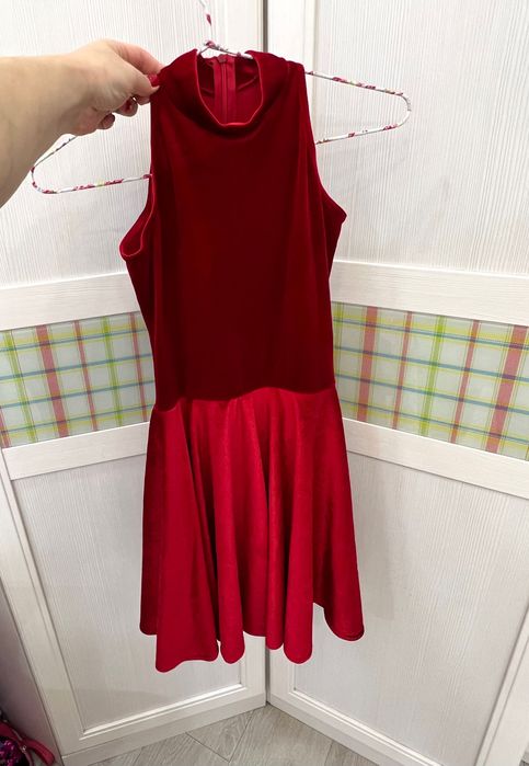 Рейтинговое платье на 8-9 лет