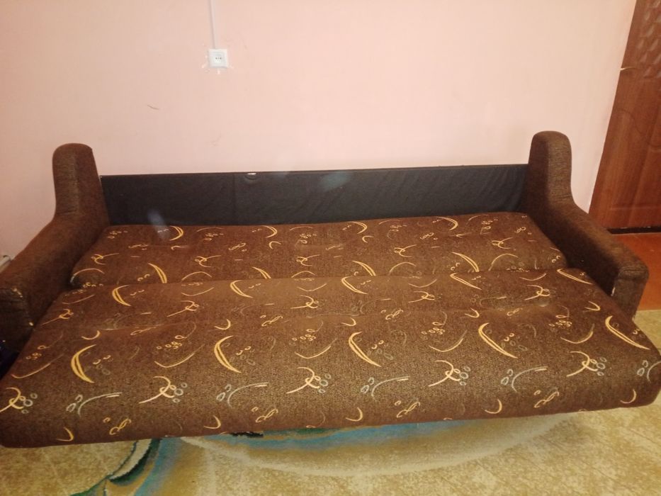 Продам диван и два кресла