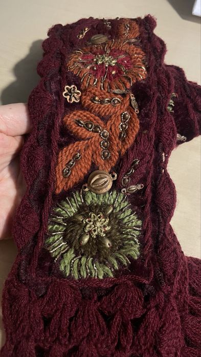 Продам красивый пояс на бархате.