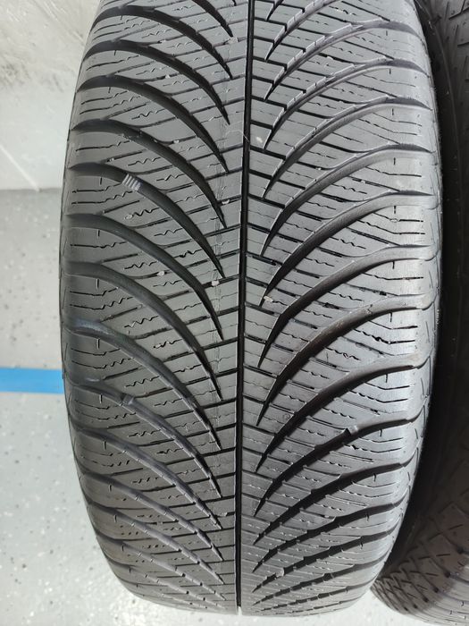 215.60.17 Goodyear All Season Second-hand