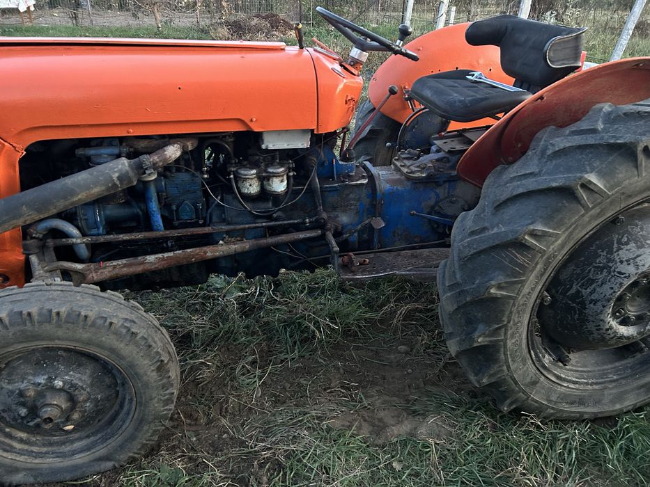 Tractor cu priza de putere si tiranti