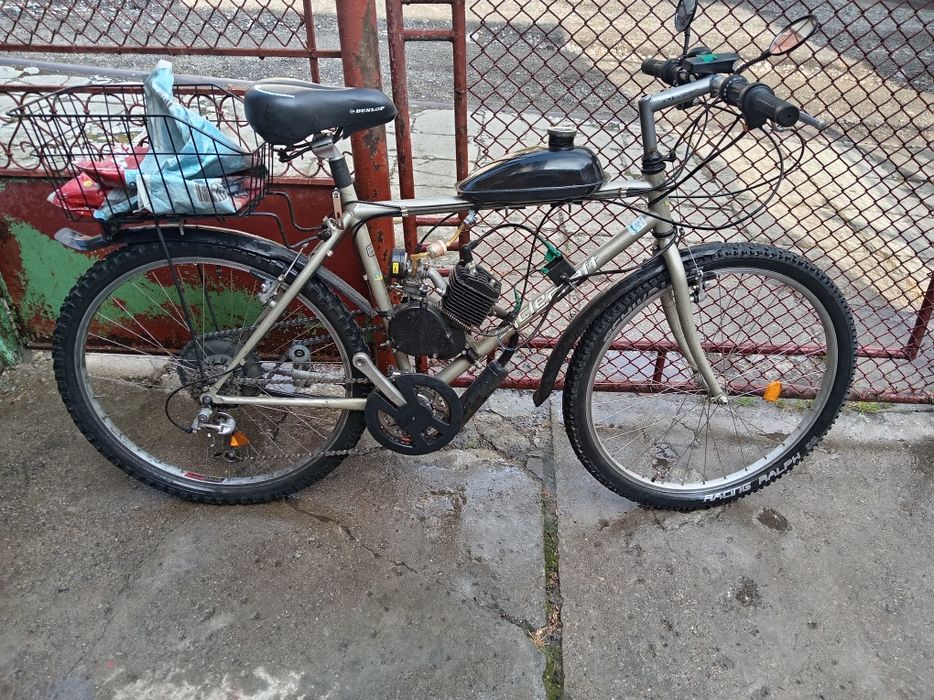 Vind bicicleta electrica cu remorca este de 2 săptămâni motor 150w și una pe benzina motor 80cc  moua are 2 luni