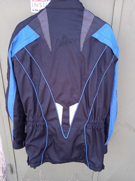 Продавам мото екипировката