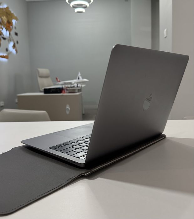 б/у MacBook Air 2019 | 8/256 GB | Silver