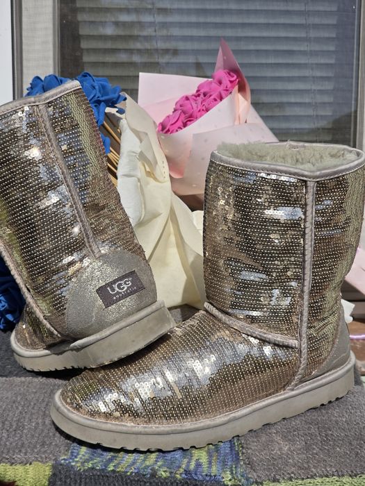 UGG оригинални ботуши с пайети N42